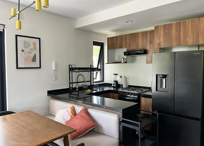 2bed 2bath Penthouse With Private Rooftop And Balcony *