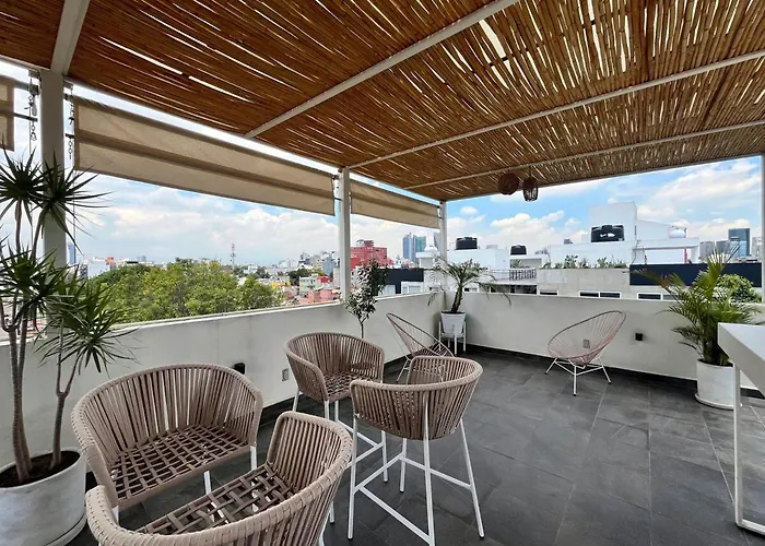 2bed 2bath Penthouse With Private Rooftop And Balcony *